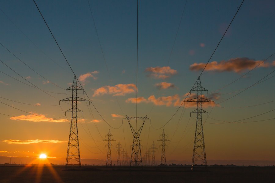 Linhas de transmissão de energia elétrica